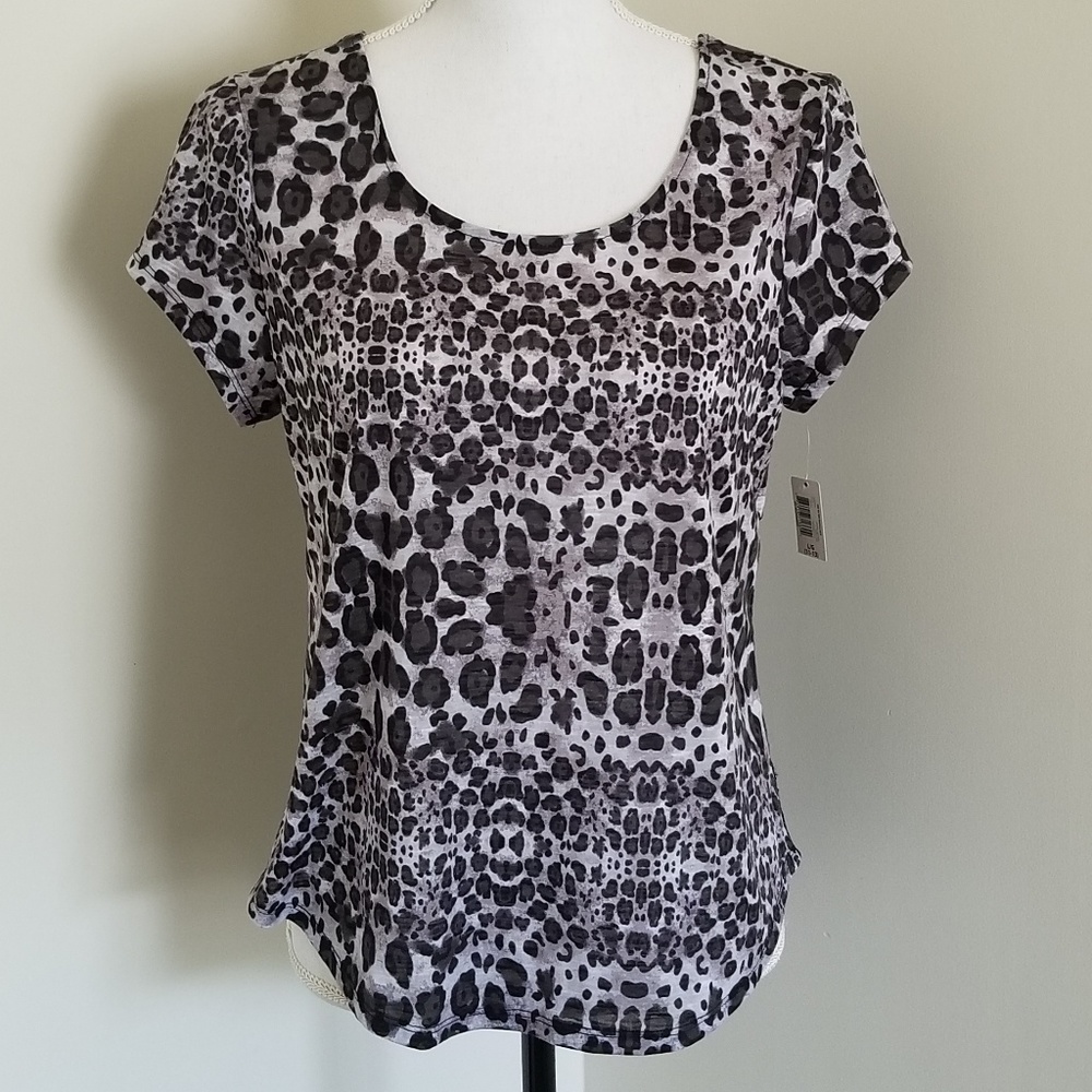 NWT Criss Cross Lace Back Animal Print Top - Picture 2 of 3